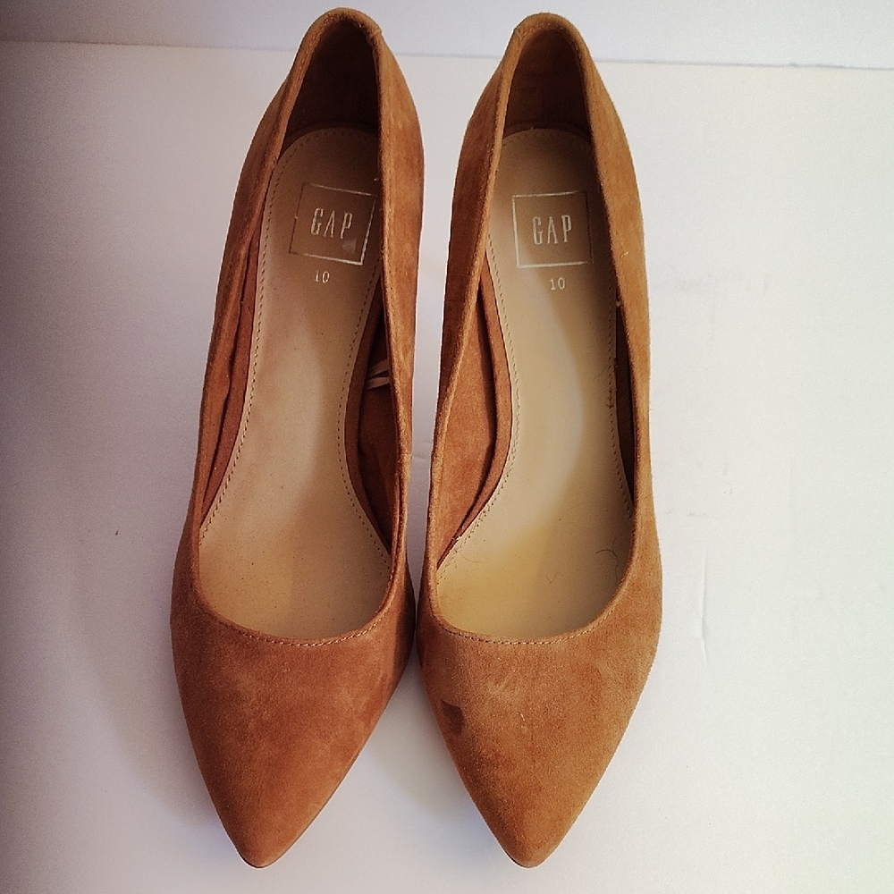 GAP Women's Size 10 Tan Suede Heels GYC X